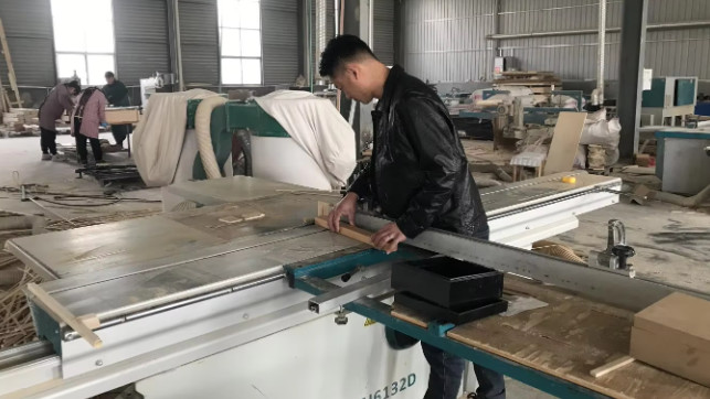 Qingdao Vitalucks Trade Co., Ltd. factory production line