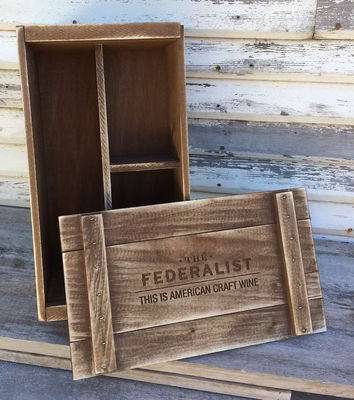Customized Logo Wooden Gift Box for Personalized Wine or Whiskey Bottle and Glassware