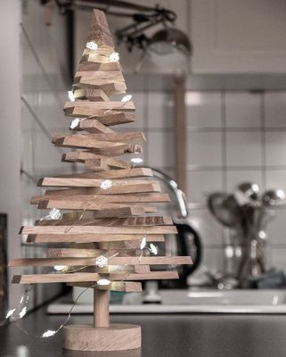 High Quantity Natural White Oak Wood Christmas Tree Sustainable and Space Saving Function