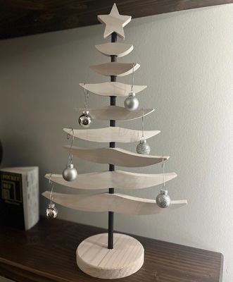 Eco-Friendly Materials Modern Whitewashed Wooden Christmas Tree for a Greener Holiday