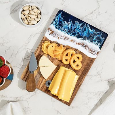 Customized Pattern Acacia Wood Epoxy Resin Charcuterie Board for Serving Food