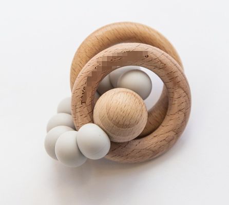 Custom Europe Regional Feature Wooden Chain with Wooden Balls Ideal Kid Toy