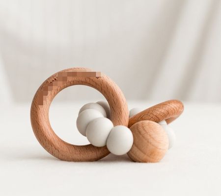 Custom Europe Regional Feature Wooden Chain with Wooden Balls Ideal Kid Toy