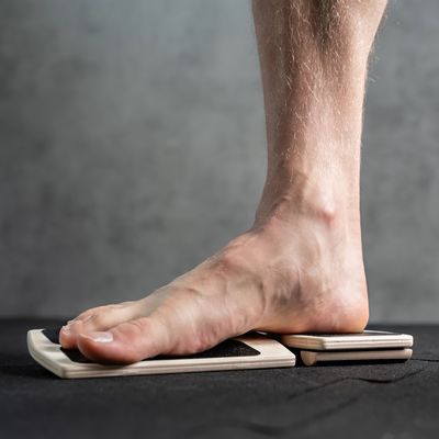 Wooden Slant Balance Board for Strengthening Knees and Ankles Europe Regional Feature