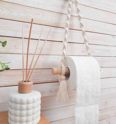 Custom Design Wooden Bar Toilet Paper Holder for Bathroom Space-Saving Essential
