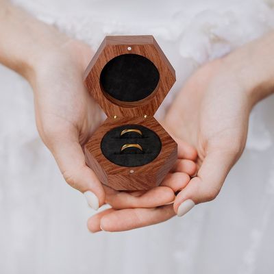 Solid Wood Custom 2 Slots Gift Packaging With Logo Wooden Ring Box for Engagement Ring