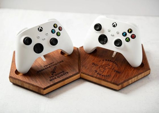 Adjustable Gamer Stand The Ideal Combination of Bamboo and Acrylic for Optimal Gaming