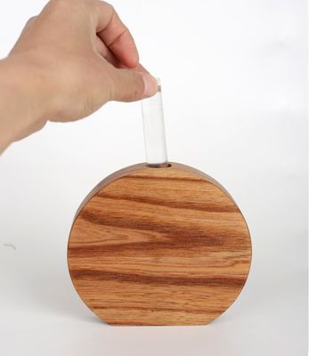 Modern Design Style Wooden Vase Capable of Inserting Flowers for Anniversary Occasion