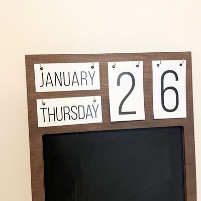 All-Season Wooden Frame Daily Reminder Chalk Board for Kitchen Decor and Organization