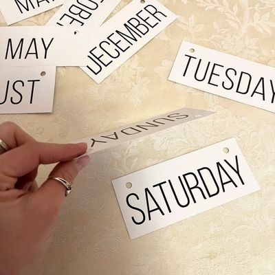 All-Season Wooden Frame Daily Reminder Chalk Board for Kitchen Decor and Organization