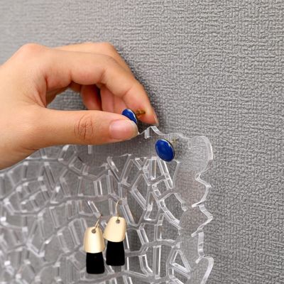 Functional Design Wooden Floating Shelf Acrylic Earring Display for Customized Logo