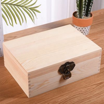 Varnishing Handling Vintage Style Customized Small Wooden Wedding Photo Box with Lock