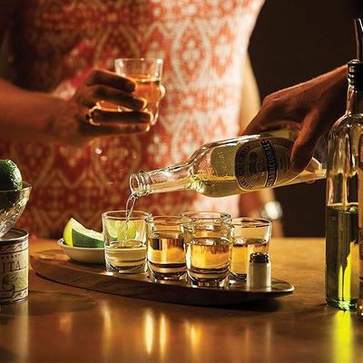 Wooden Plain Color Acacia Wood Cup Holder Shot Glass Cups Serving Tray with Printing