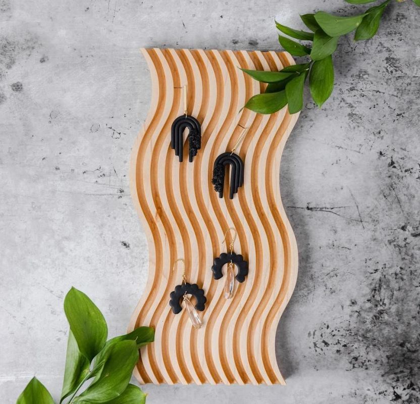 Decorative Maple Wood Wavy Board Display Serving Tray for Modern Custom Boho Style