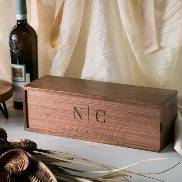 Exquisite Walnut Wood Wine Box Wooden Box for Wedding Gift Pine Wine Champagne Box