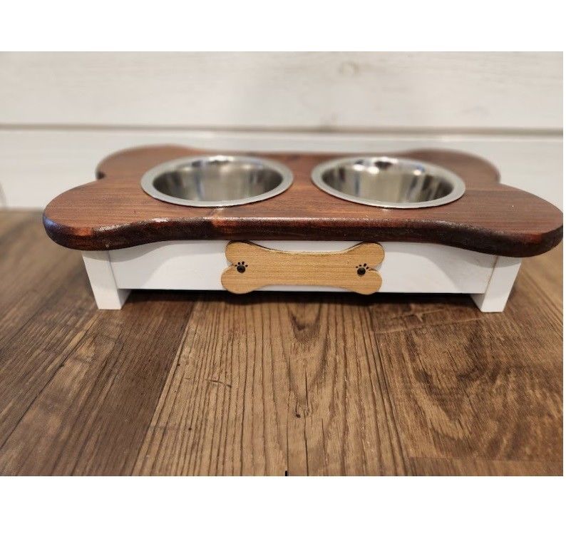 202406 Personalized Name Tag Small Wooden Dog Feeder for Pet Dinner Free Sample Charge
