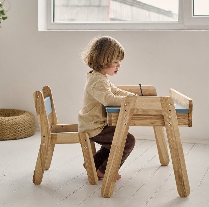 Kids Bedroom Set High Quantity Wooden Kids Desk and Chairs for Montessori Furniture
