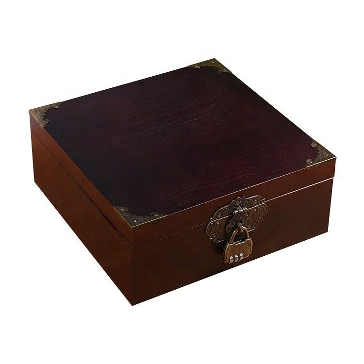 Customized Logo Acceptable Vintage Style Wooden Jewelry Gift Box with Lock and Key
