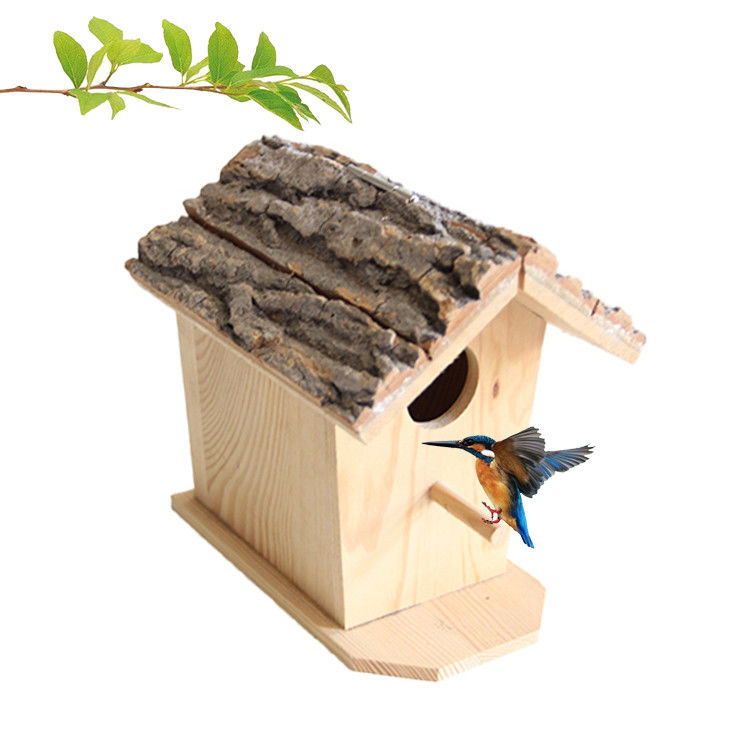 Outdoor Garden Decor Wooden Bird House with Birds in Mind and Breathable Materials